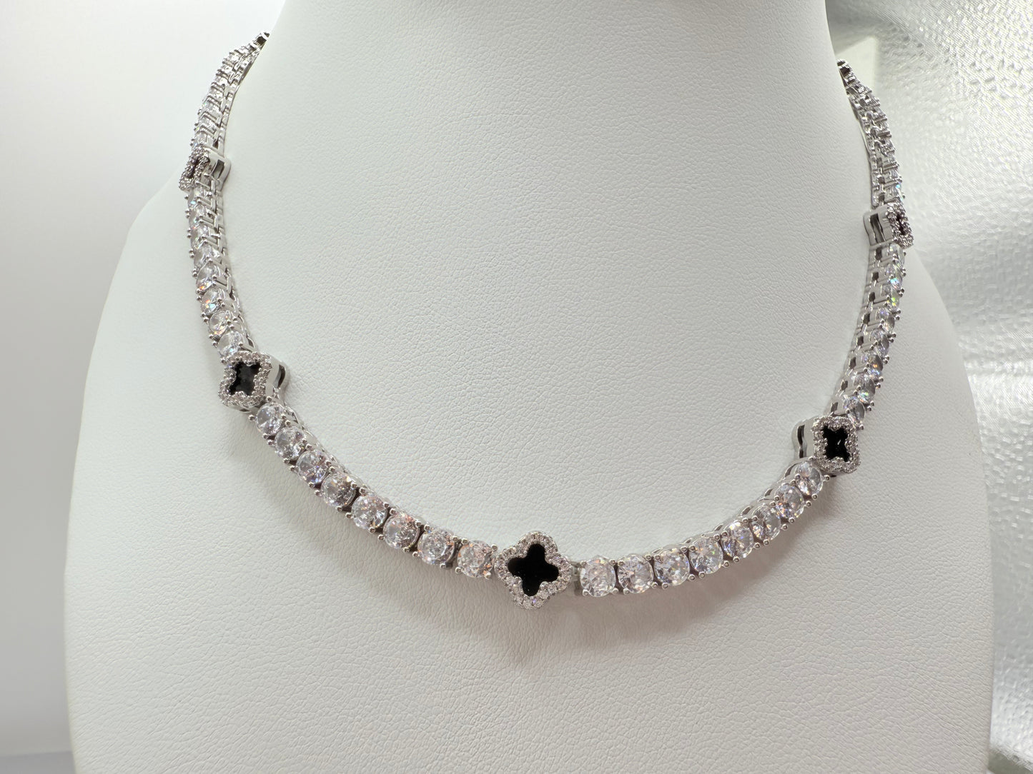 Luxe Clover Tennis Necklace
